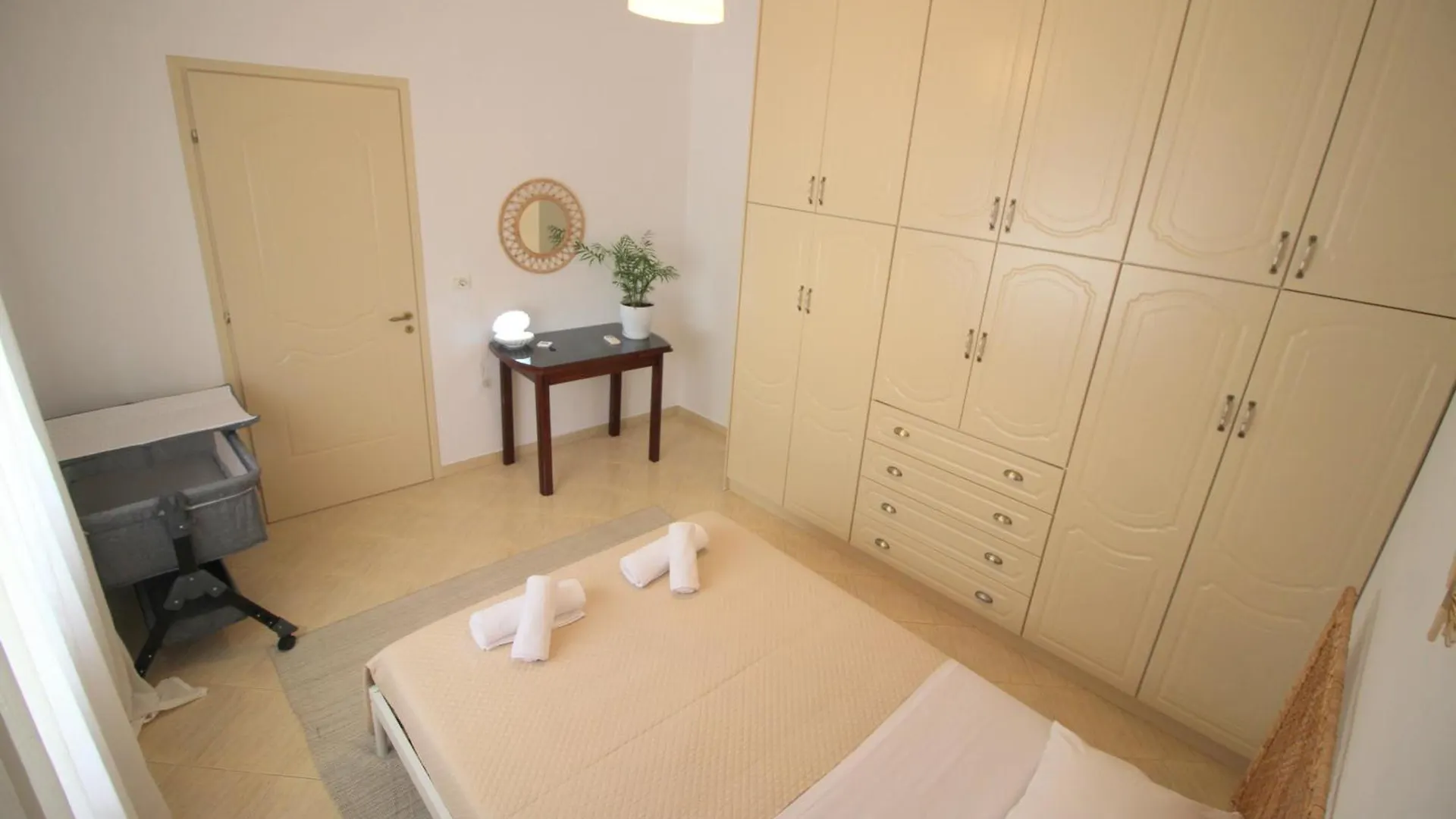 Delvinë Jasmine Sol Retreatヴィラ 別荘