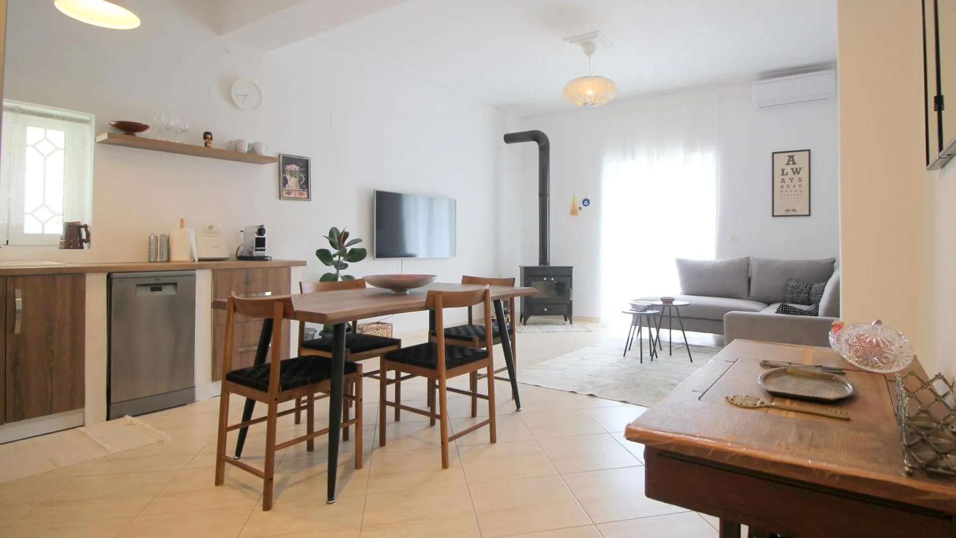 Jasmine Sol Retreat Villa Delvine Albanien